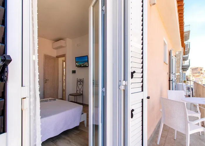 Tramonto Sul Mare Bed & Breakfast 4*