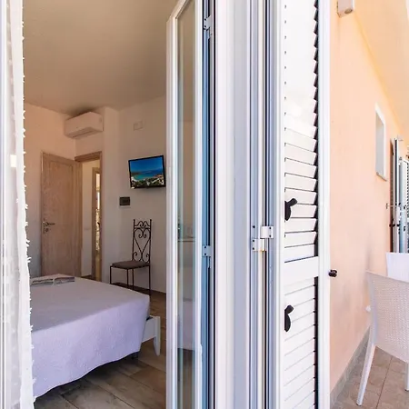 Tramonto Sul Mare Bed & Breakfast 4*