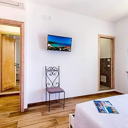 Bed and Breakfast Tramonto Sul Mare 4*